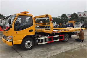 西宁哪里有拖车服务