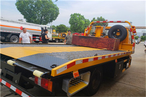 西宁附近拖车电话号码服务